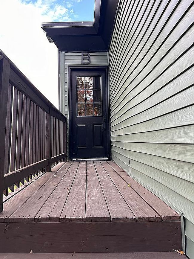 Photo of 619 W Spring St, New Albany, IN