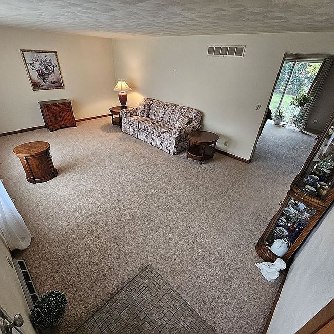 Additional photo 2 of property located at 374 E Forestwood St