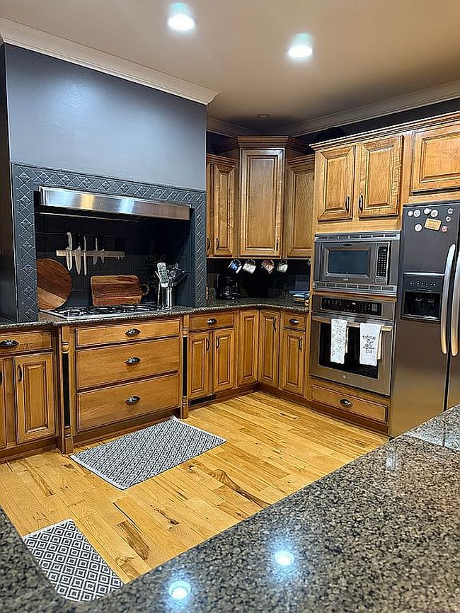 Additional photo 2 of property located at 135 High Pointe Dr