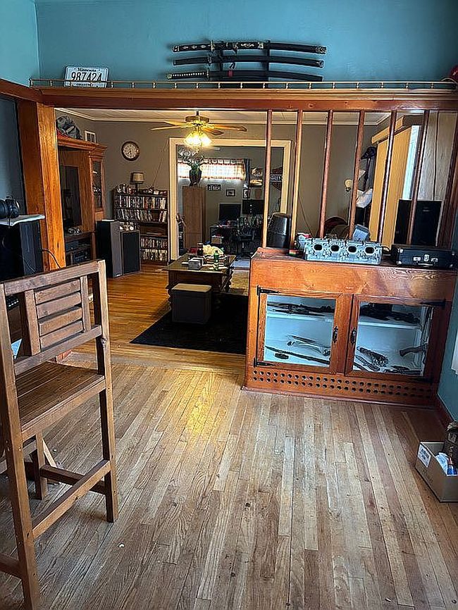 Image of 108 W 4th St