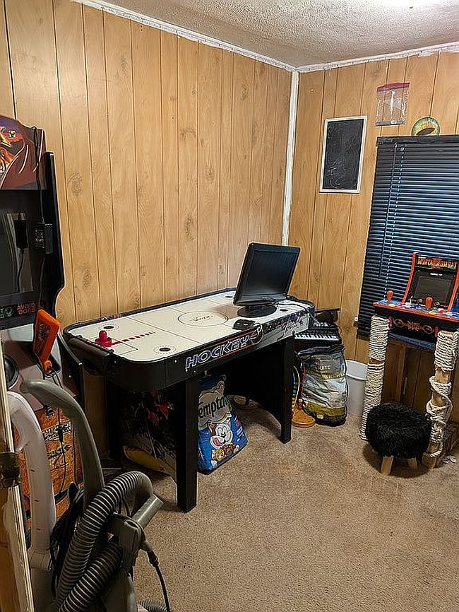 Additional photo 2 of property located at 92 Donova Ln