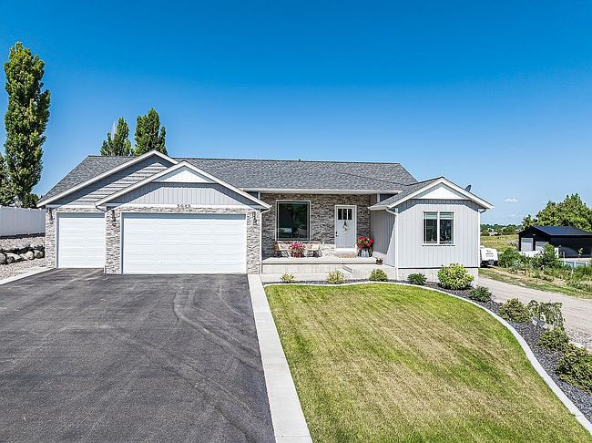 Photo of 5089 Tree Valley Rd, Chubbuck, ID