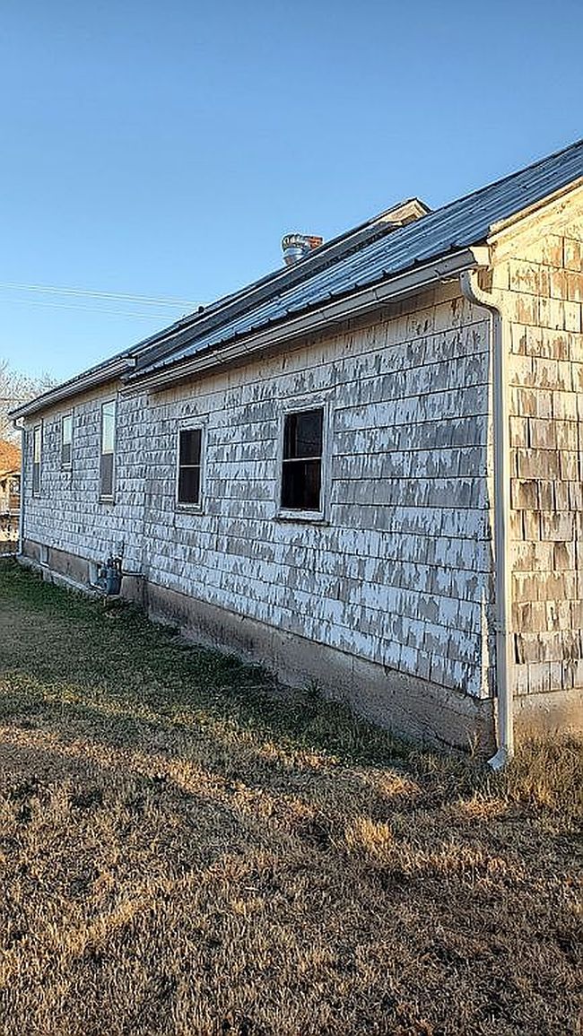 Photo of 221 S Pearlette St, Meade, KS