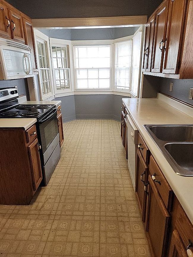 Image of 320 Pinewood St