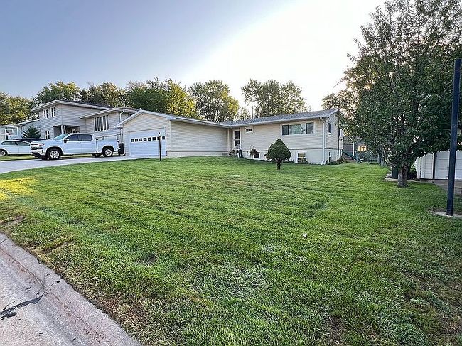 Image of 1222 N Birch St