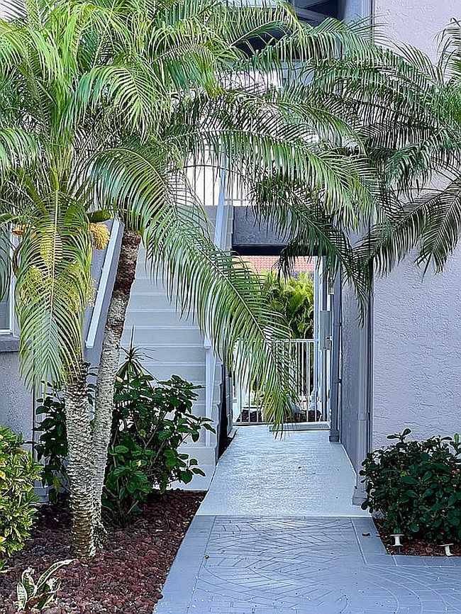 Image of 1004 Sw 48th Ter Apt 203