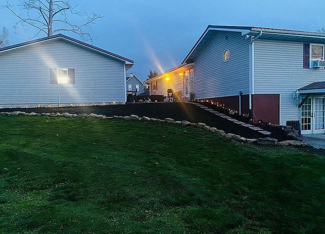 Photo of 105 N 3rd St, La Harpe, IL