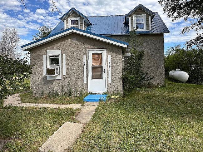 Photo of 401 1st St N