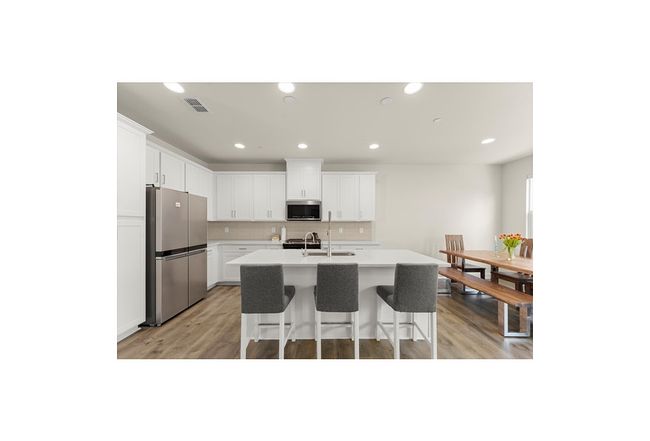 Photo of 350 Holden Way