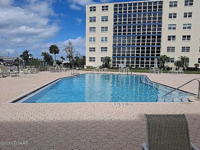Image of 1224 S Peninsula Dr Apt 202