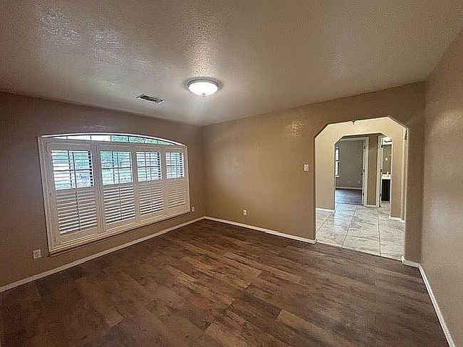 Additional photo 3 of property located at 5 Victoria Ct