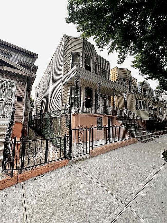 Photo of 1219 Taylor Ave