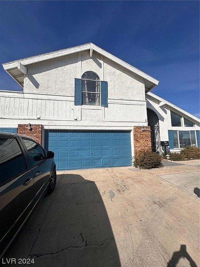 Additional photo of property located at 4594 E Rochelle Ave