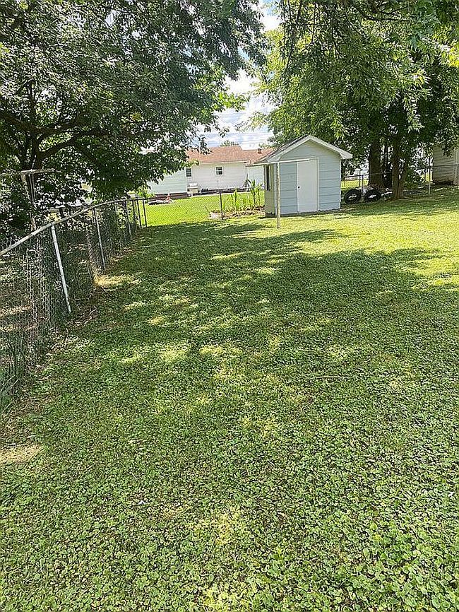 Image of 206 Mayfair Dr