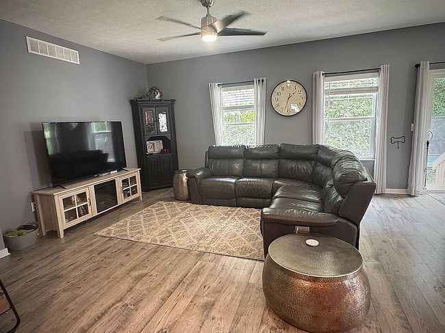 Photo of 5798 Wynnewood Dr, Grove City, OH
