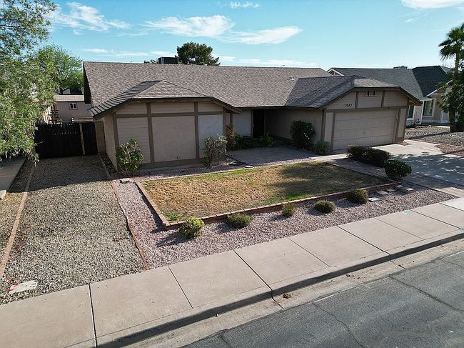 Image of 1043 E Jensen St