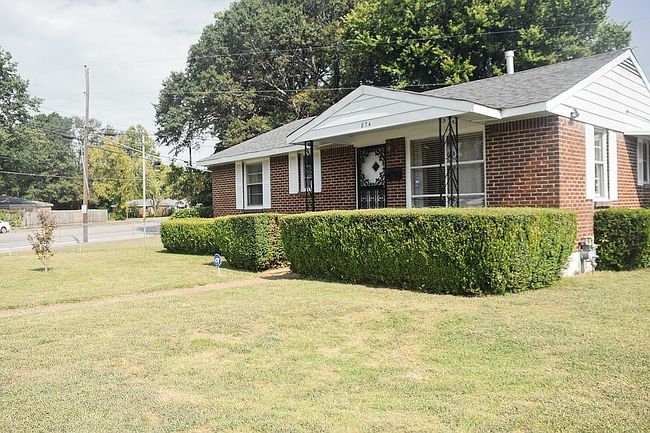 Photo of 874 N Mendenhall Rd