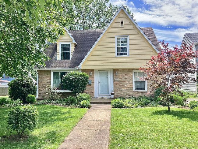 Photo of 919 W John St, Champaign, IL