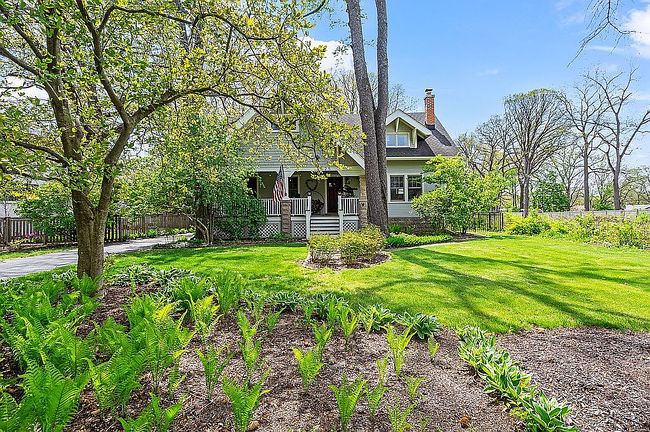 Photo of 525 W Saint Charles Rd, Lombard, IL