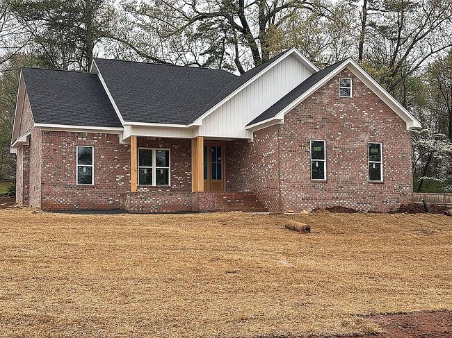 139 River Dr, Tuscumbia, AL