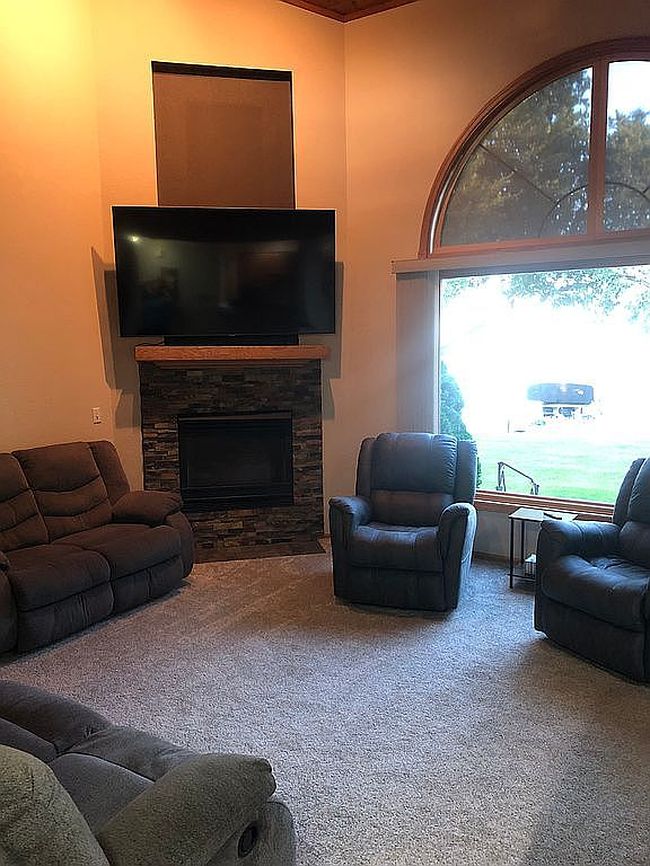 Photo of 103 Harriet St Unit C, Spicer, MN