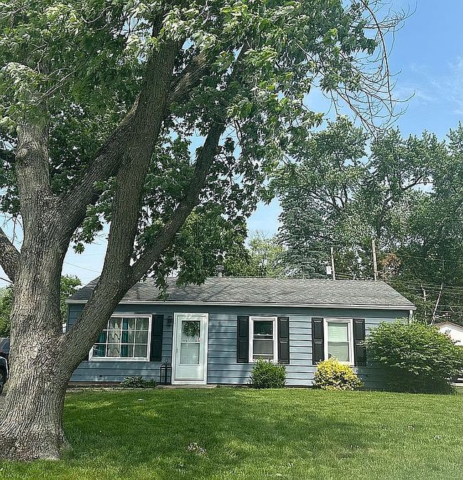 Image of 1704 Clover Ln