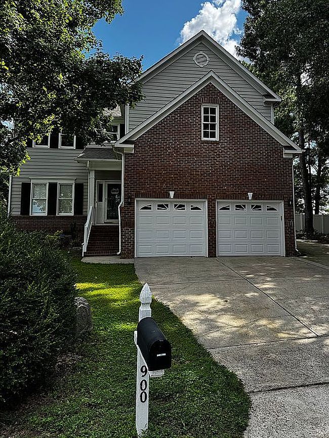 Photo of 900 Reflection Ct, Raleigh, NC
