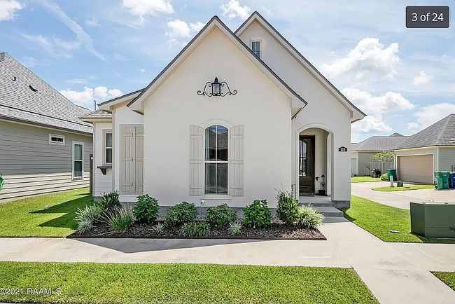 102 Fallen Oak Ln, Youngsville, LA