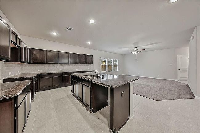 Photo of 615 Pequin Rd, Crosby, TX