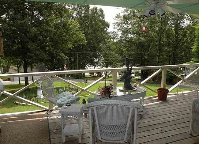 Photo of 364 Raintree Dr, Eddyville, KY