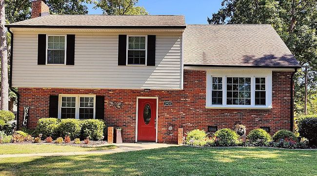 Photo of 3921 Berrybrook Dr, North Chesterfield, VA