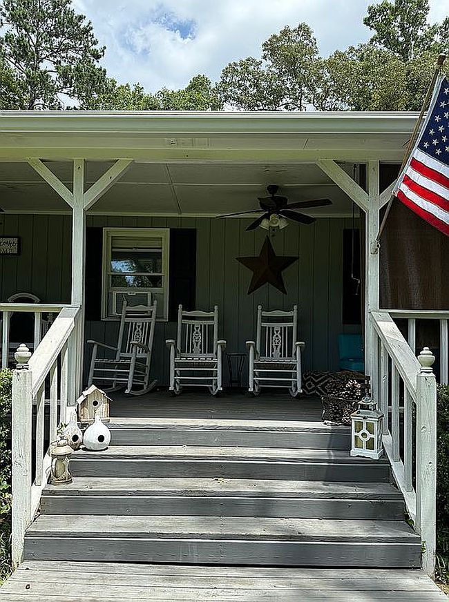Photo of 208 Sapphire Dr, Juliette, GA
