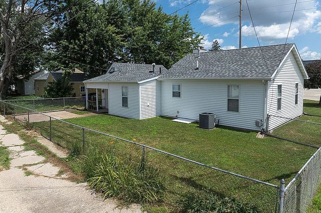 Photo of 3301 Eastern Ave Ne, Cedar Rapids, IA