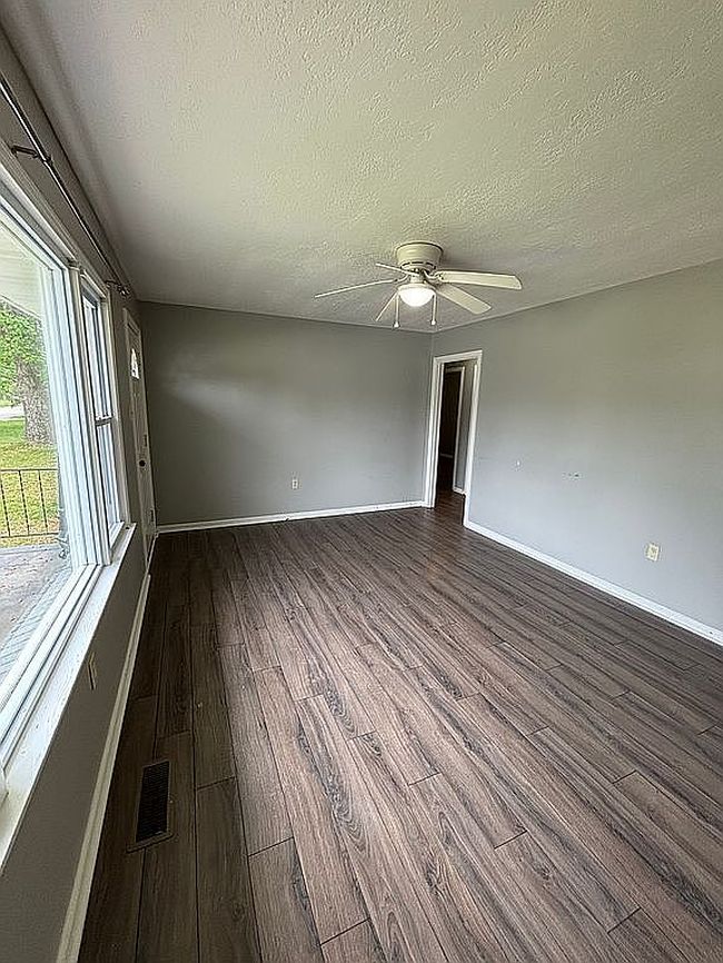 Image of 595 Maywood Ave