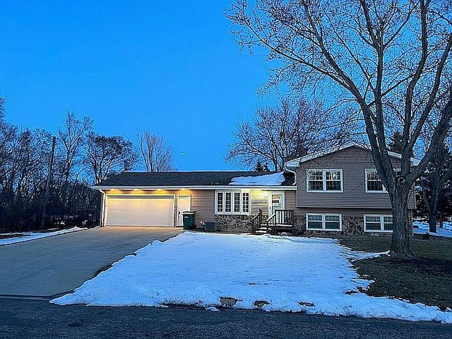 Image of 102 Maplewood Dr