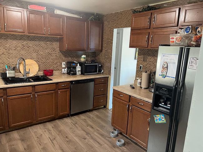 Image of 1136 W 72nd Cir