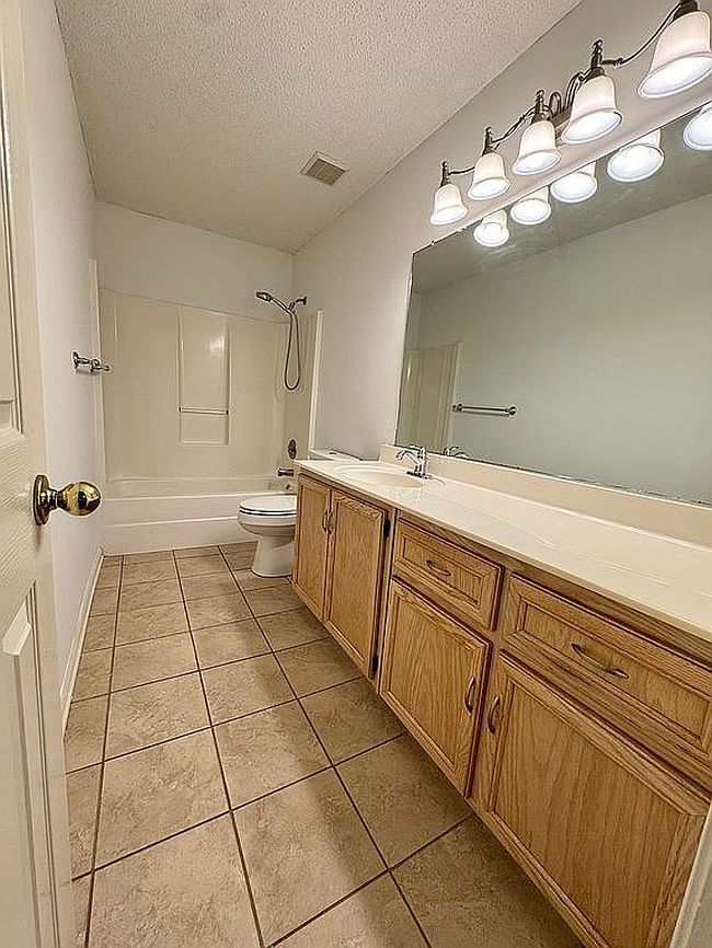 Photo of 17 Sweetbriar Ln, Spartanburg, SC