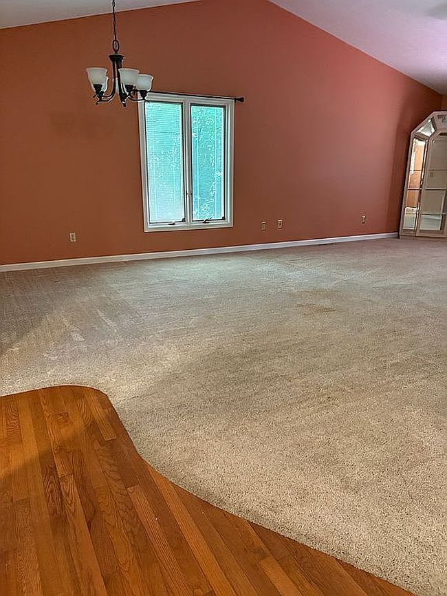 Additional photo 1 of property located at 1124 Oak St