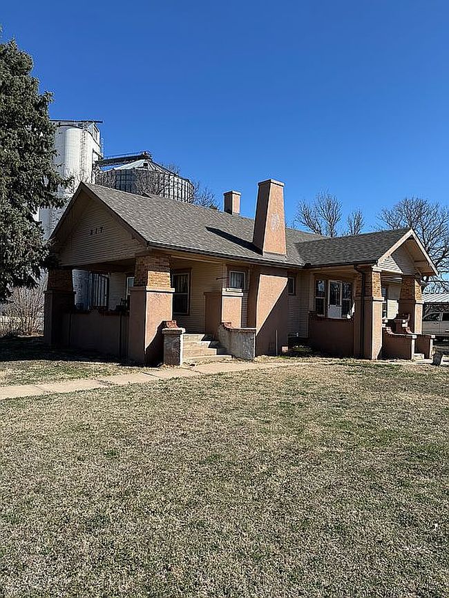 217 W 6th St, Kinsley, KS