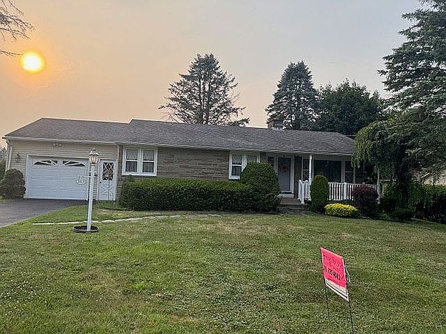 Photo of 303 Washington Dr