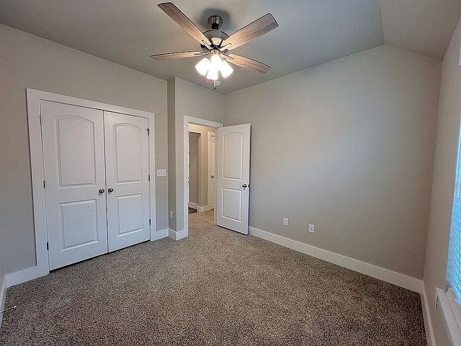 Image of 944 Silver Birch St