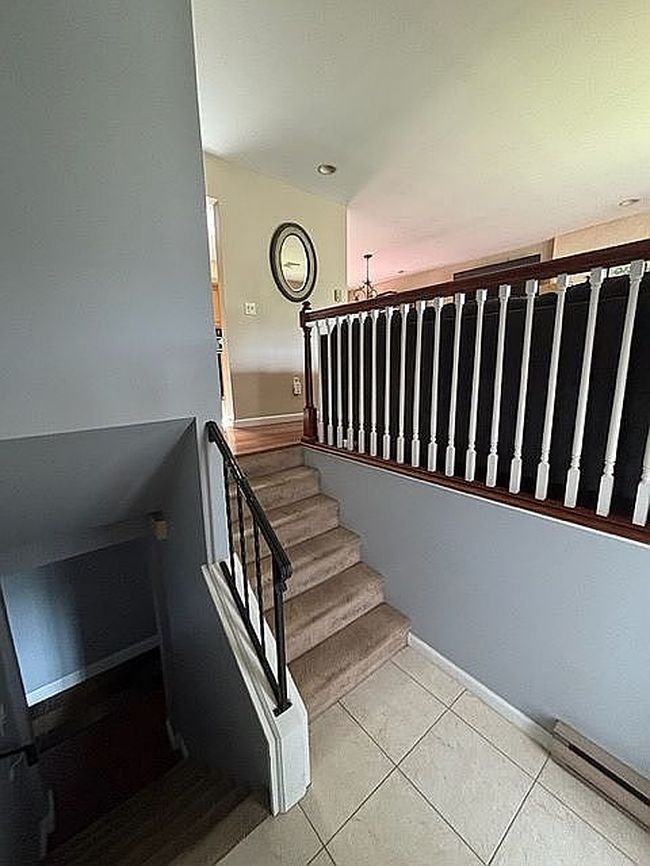 Photo of 7 Sharon Dr, Moosic, PA