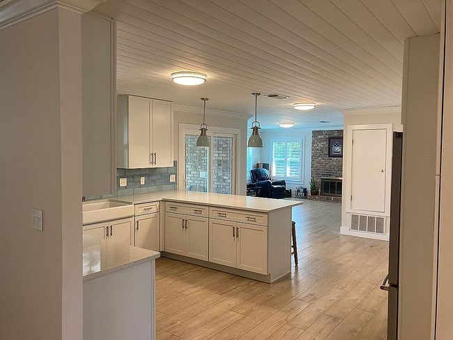 Photo of 1047 Aquamarine Dr, Gulf Breeze, FL