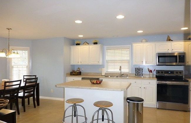 Photo of 6977 Bittersweet Cir, Newburgh, IN