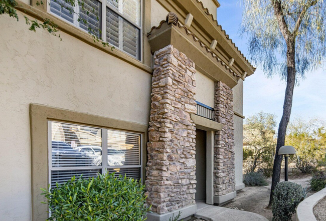 Preview of property located at 19700 N 76th St Apt 1058