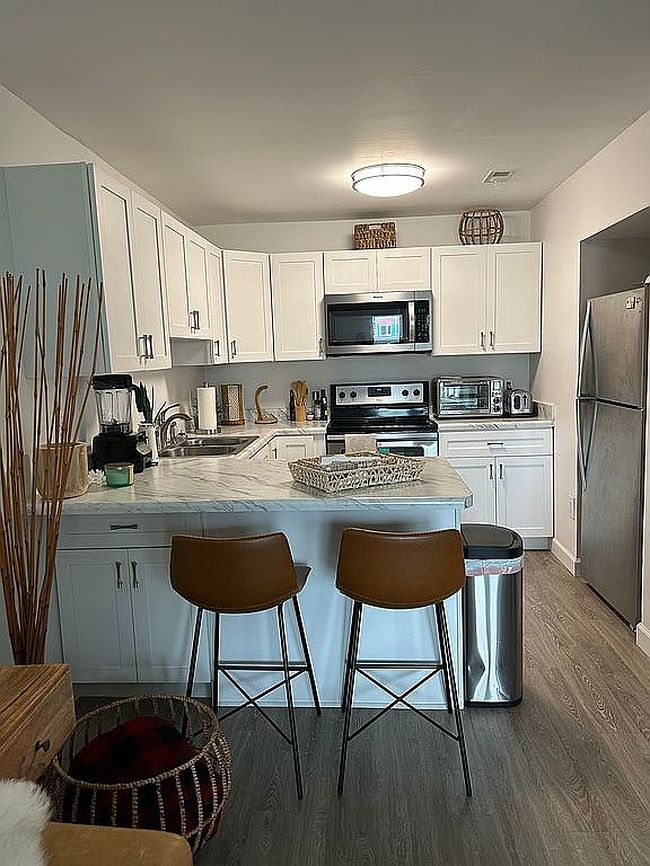 Image of 3600 Thomas Dr Apt D108