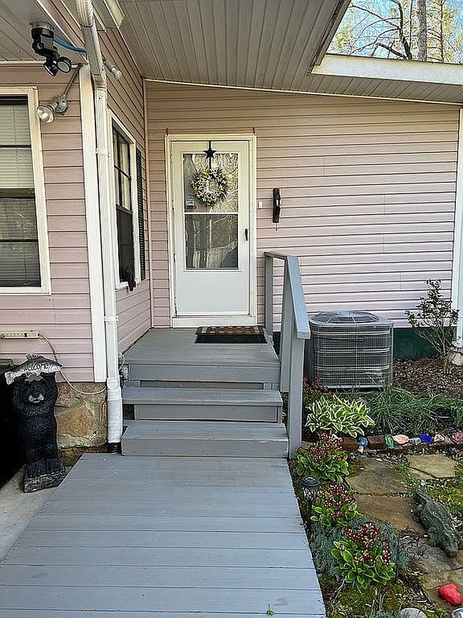 Additional photo 3 of property located at 786 Bullfrog Ln