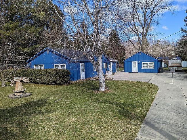 Photo of 6871 Roach Rd, Lexington, MI