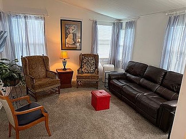 Image of 2399 Coconut Palm Dr Ne