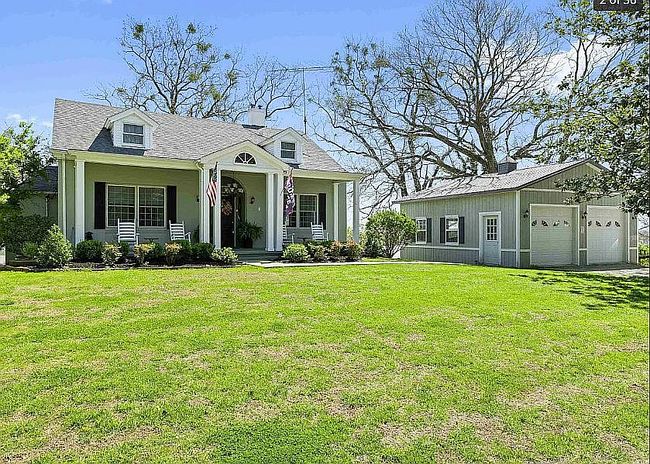 Photo of 323 S 2nd St, Rockport, IN